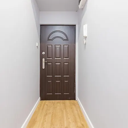 Time Apartment,parking,wi-fi מלון דירות 3*