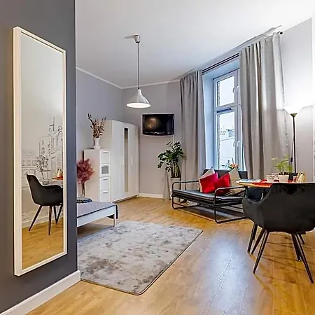 Time Apartment,parking,wi-fi מלון דירות לודז'