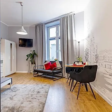 Time Apartment,parking,wi-fi מלון דירות 3*