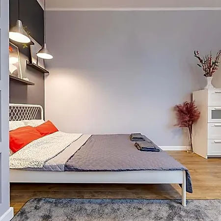 Time Apartment,parking,wi-fi מלון דירות 3*