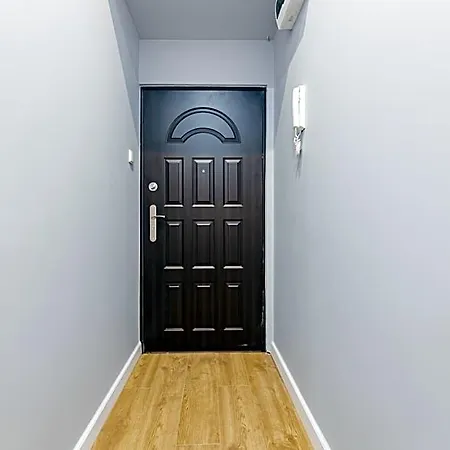 Time Apartment,parking,wi-fi מלון דירות 3*