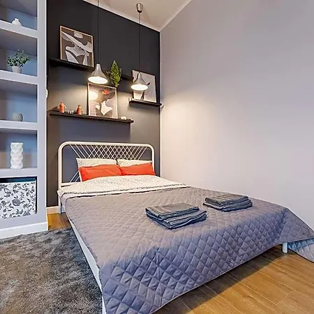 Time Apartment,parking,wi-fi מלון דירות לודז'