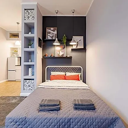 Time Apartment,parking,wi-fi מלון דירות
