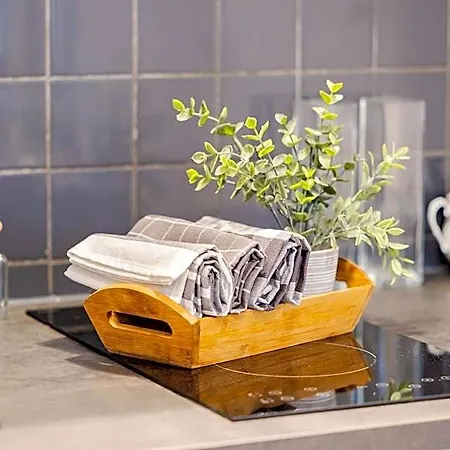 Time Apartment,parking,wi-fi מלון דירות 3*