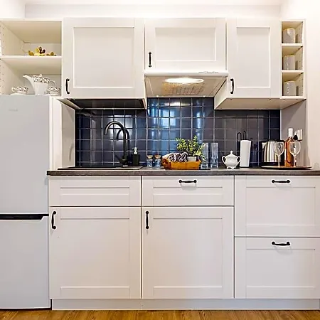 Time Apartment,parking,wi-fi מלון דירות 3*